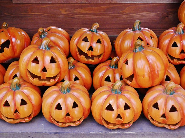 wydrążone dynie na halloween